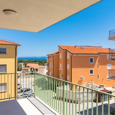 Apartments Anna Ližnjan エクステリア 写真